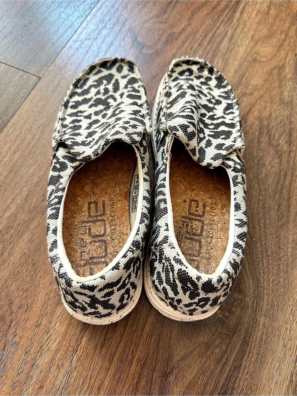 Hey Dude Wendy Leopard Print Slip-On Sneakers US 8